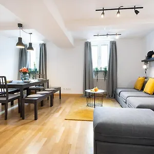 Marienplatz 2 Bedrooms Living Kitchen München